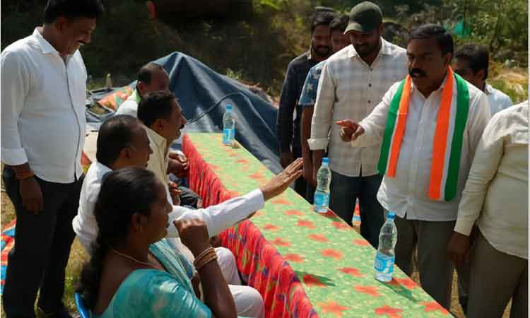 చెర్లపాలెం కాంగ్రెస్ సభలో గందరగోళం చెర్లపాలెం కాంగ్రెస్ సభలో గందరగోళం