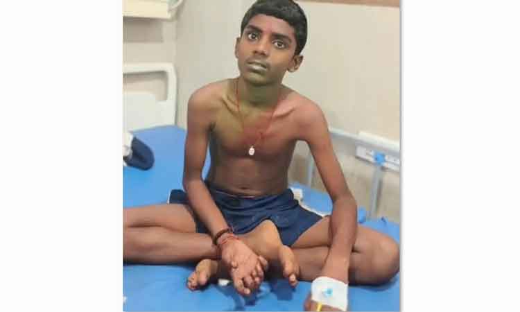 ఇద్దరు విద్యార్థులకు విద్యుత్ షాక్ ఇద్దరు విద్యార్థులకు విద్యుత్ షాక్